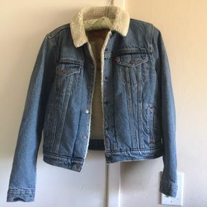 Levi’s Women’s Original Trucker Jacket